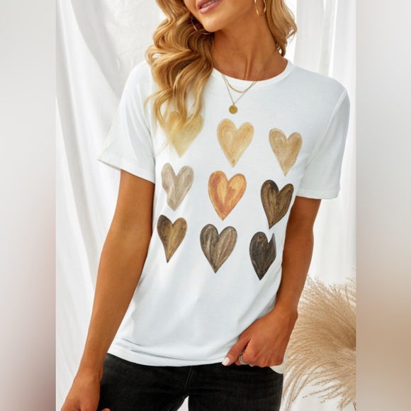 Tops - Heart Print Short Sleeve Tee